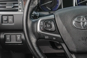 Седан Toyota Camry 2017 года, 2069000 рублей, Челябинск