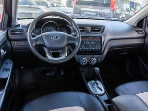 Седан Kia Rio 2011 года, 720000 рублей, Волгоград