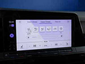 Хетчбэк Volkswagen Golf 2022 года, 2888444 рублей, Москва