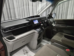 Минивэн Honda Stepwgn 2016 года, 1449000 рублей, Красноярск