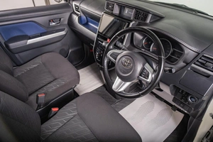 Хетчбэк Toyota Tank 2019 года, 1269000 рублей, Томск