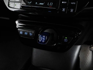 Лифтбек Toyota Prius 2019 года, 1699000 рублей, Воронеж