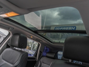 Внедорожник Volkswagen Touareg 2011 года, 2419000 рублей, Саратов