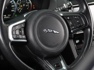 Внедорожник Jaguar F-Pace 2018 года, 4239000 рублей, Воронеж