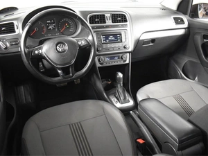 Седан Volkswagen Polo 2017 года, 1096200 рублей, Казань