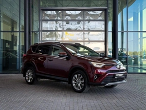 Внедорожник Toyota RAV4 2016 года, 2200000 рублей, Уфа