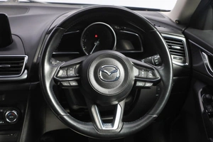 Хетчбэк Mazda Axela 2016 года, 1450000 рублей, Новосибирск