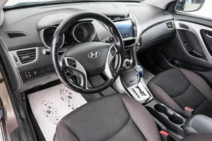 Седан Hyundai Elantra 2012 года, 1019000 рублей, Красноярск