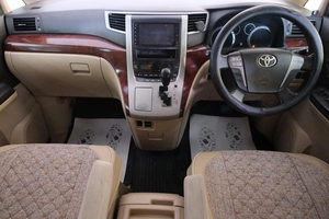 Минивэн Toyota Alphard 2009 года, 2389000 рублей, Омск