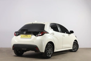Хетчбэк Toyota Yaris 2020 года, 1199000 рублей, Новосибирск