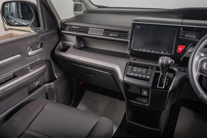 Минивэн Honda Stepwgn Spada 2019 года, 2699000 рублей, Томск