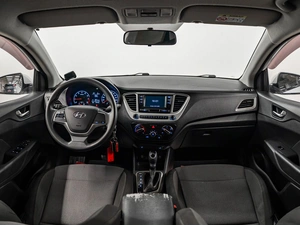 Седан Hyundai Solaris 2019 года, 1349000 рублей, Красноярск