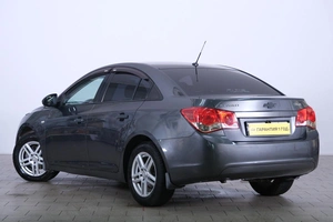 Седан Chevrolet Cruze 2010 года, 639000 рублей, Омск