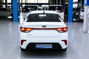 Седан Kia Rio 2018 года, 1363000 рублей, Солонцы