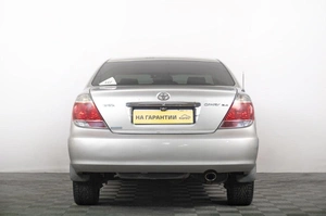 Седан Toyota Camry 2005 года, 759000 рублей, Томск