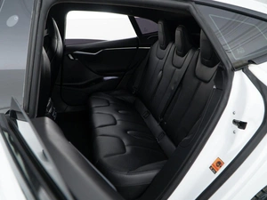 Лифтбек Tesla Model S 2017 года, 2951444 рублей, Москва