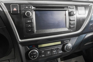 Хетчбэк Toyota Auris 2013 года, 1299000 рублей, Барнаул