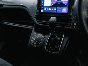Минивэн Toyota Noah 2018 года, 2490000 рублей, Красноярск
