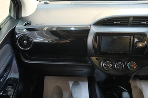 Хетчбэк Toyota Vitz 2019 года, 1249000 рублей, Омск