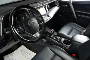 Внедорожник Toyota RAV4 2018 года, 2949000 рублей, Тюмень