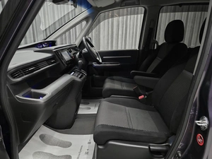 Минивэн Honda Stepwgn Spada 2016 года, 1749000 рублей, Красноярск