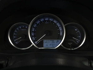 Хетчбэк Toyota Auris 2012 года, 1160000 рублей, Омск