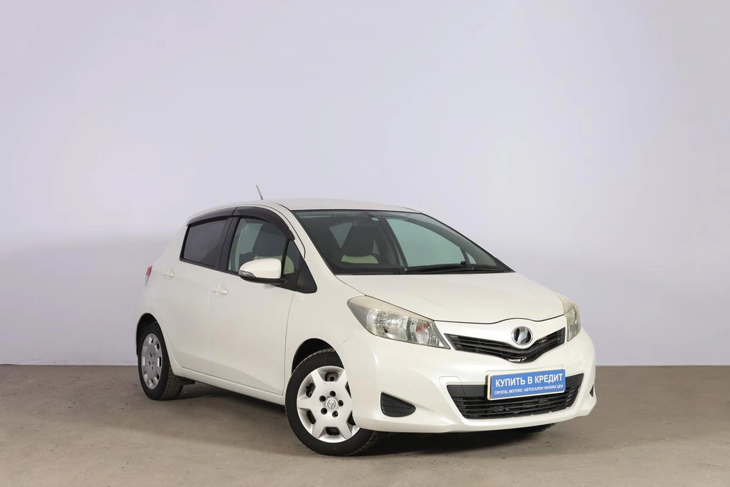 Хетчбэк Toyota Vitz 2011 года, 759000 рублей, Новосибирск