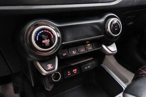 Седан Kia Rio 2019 года, 1049000 рублей, Красноярск