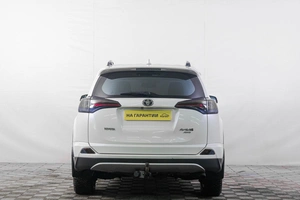 Внедорожник Toyota RAV4 2016 года, 1999000 рублей, Кемерово
