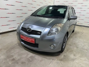 Хетчбэк Toyota Vitz 2006 года, 499000 рублей, Красноярск