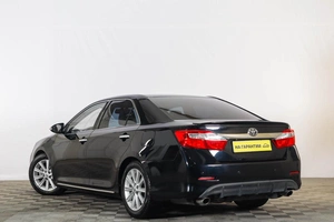 Седан Toyota Camry 2011 года, 1759000 рублей, Тюмень