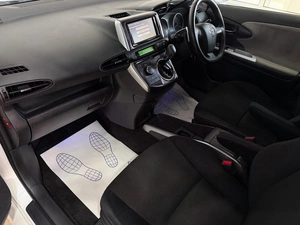 Минивэн Toyota Wish 2010 года, 1179000 рублей, Красноярск