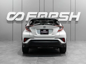 Внедорожник Toyota C-HR 2018 года, 2140000 рублей, Тюмень