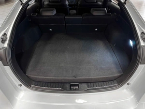 Хетчбэк Toyota Prius PHV 2018 года, 2357000 рублей, Красноярск