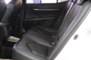 Седан Toyota Camry 2019 года, 2459000 рублей, Омск