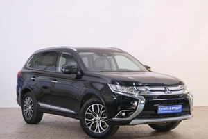 Внедорожник Mitsubishi Outlander 2018 года, 3249000 рублей, Омск