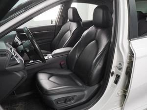 Седан Toyota Camry 2019 года, 2950000 рублей, Воронеж