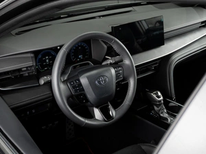 Седан Toyota Camry 2025 года, 4779000 рублей, Тюмень
