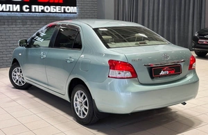 Седан Toyota Belta 2010 года, 690000 рублей, Красноярск