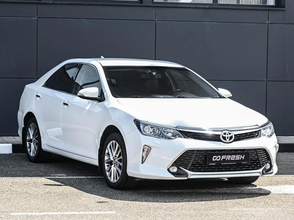 Седан Toyota Camry 2017 года, 2574000 рублей, Кирилловка