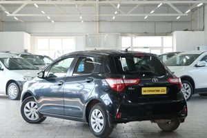 Хетчбэк Toyota Vitz 2019 года, 999000 рублей, Омск