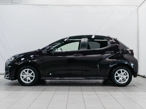 Хетчбэк Toyota Yaris 2020 года, 1500000 рублей, Красноярск