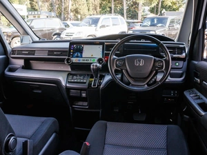 Минивэн Honda Stepwgn 2016 года, 1750000 рублей, Большой Сочи