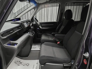 Минивэн Honda Stepwgn 2016 года, 1850000 рублей, Красноярск