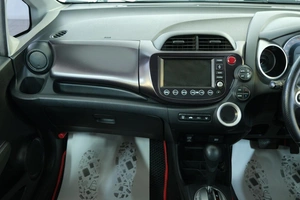 Хетчбэк Honda Fit 2009 года, 749000 рублей, Омск