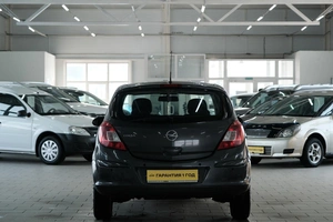 Хетчбэк Opel Corsa 2011 года, 539000 рублей, Омск