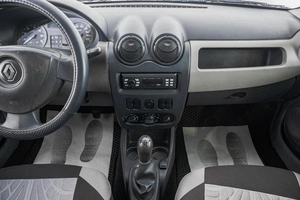 Седан Renault Logan 2014 года, 399000 рублей, Барнаул