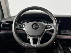 Внедорожник Volkswagen Touareg 2018 года, 4494900 рублей, Казань