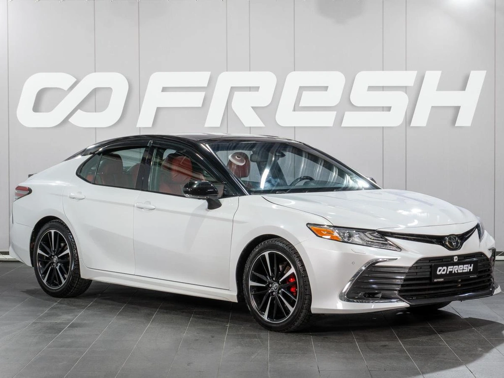 Седан Toyota Camry 2017 года, 2449000 рублей, Сургут