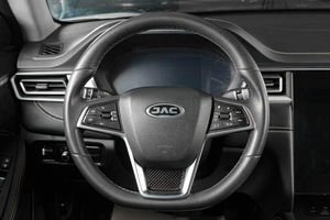 Лифтбек JAC J7 2023 года, 1699000 рублей, Тюмень